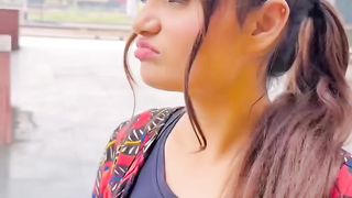 Isko Batao Train Kahan Jarhee