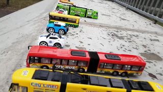 Toy Cars Slide Dlan Play Sliding Cars Video (BUSES).