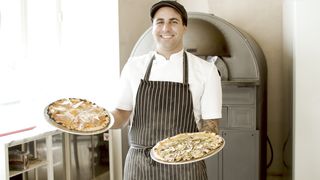"English Eats Extravaganza: A Delectable Dive into Britain's Culinary Marvels!"