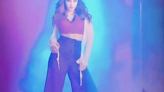 Raveena Tandon Daughter Rasha Thadani Ka Jalwa Hai ???? _ Bollywoodlogy _ Honey Singh Songs.
