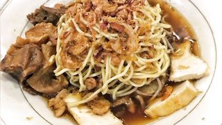 Lontong Mie