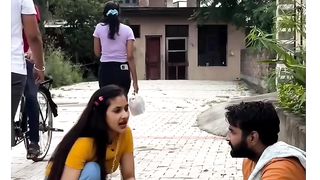 Chalaq Larki Kaisy Baiwaquf