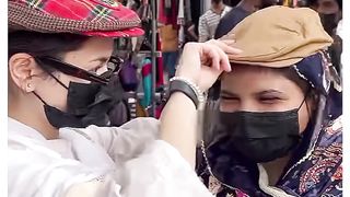 Hania Amir in itwar bazar????????