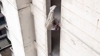 Regardez ce video