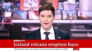 Iceland volcano: Thousands evacuated over eruption fears 2