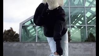 Cool girls dancing *.*