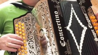 Another beautiful modinha played by LuisLena Tocador Do Telhado.