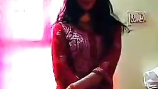 Pakistani Queen dance to dance 2