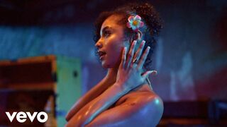 Tyla - Water (Official Music Video) 2