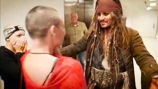 20 TIMES WHEN CELEBRITIES SURPRISE THEIR FANS 2