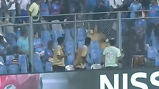 A massive over for the Kiwis as Glenn Phillips takes Mohammed Siraj on ????  #INDvNZ #CWC23