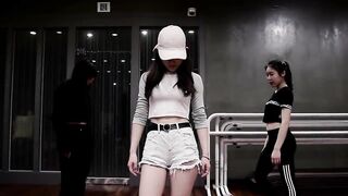 몸매(Mommae) dance choreography BisMe