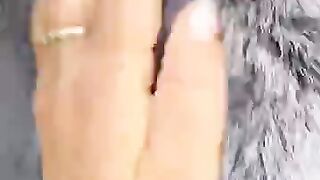 Шубка из меха норки с капюшоном.