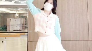Kawaii dancing