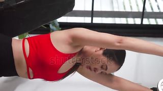 Cewek cantik lagi fitness
