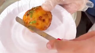 Lal Wali Aloo Ki Chaat In Chawri Bazar 80 Rs???? #shorts #streetfood