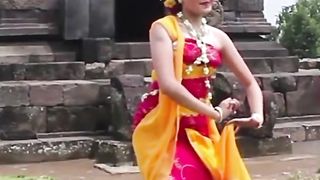 Gambyong Dance