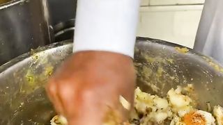 श्री Prajeet Chat Bhandar का Golgappa चाट ! #creatingforindia #streetfood #shorts