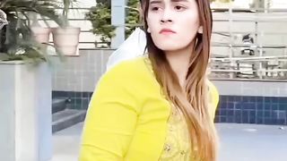 Kiya Baat Haiy Aisy Larki Dost Hoto