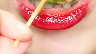 Candied Fruit Tanghulu is the most popular food trend in Korea now