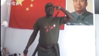 非洲小伙好兄弟 唱红歌已无法自拔 when EU leaves africa #funniestvideoever #trynottolaugh
