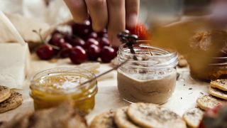 "Hive to Table: The Art and Essence of Pure Honey Unveiled"
