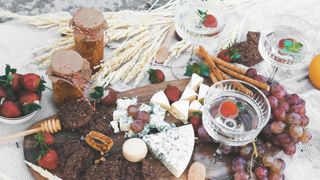 "Sweeter than Sweet: Diving into the Delectable World of Divine Honey"