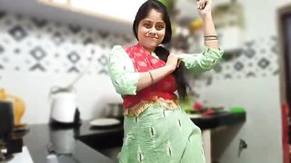 Yeh Chand Koi Deewana Hai Dance Video -- में चांद कोई दीवाना है वीडियो _ Chhupa Rustam song