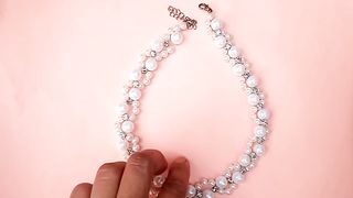 Diy white pearl necklace