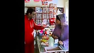 Zabardast Non Jhuk Dokandar