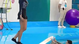 Girl vs Dolphin Mind blowing