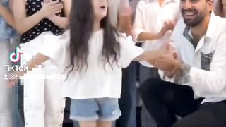 Cute baby viral dance video