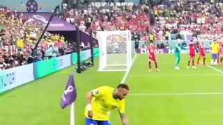 Neymar is the king of corner