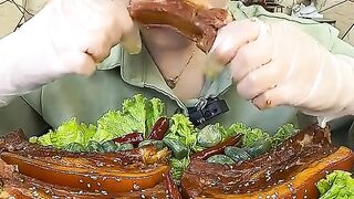 chinese eating