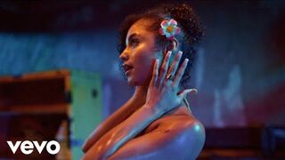 Tyla - Water (Official Music Video) 3
