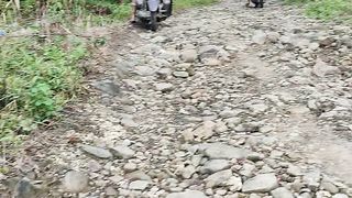 Perjalanan Pulang Ke Rumah, Jalan Tidak Bagus