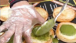 Aapko kahake burger pasand hai_???? #indianstreetfood #streetfood #burger #delhi #delhifood #burgir