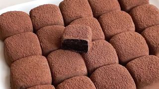 Simple way of making chocolate with milk (4 ingredients)