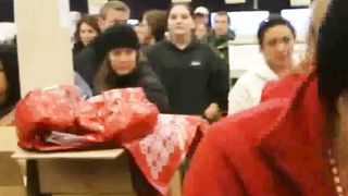 Black Friday shoppers go crazy 2