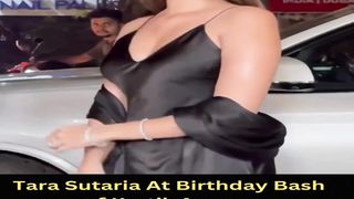 Tara Sutaria At Birthday Bash of Kartik Aaryan #tarasutaria #short #shorts #trending #viral #bollywood #viralshorts