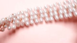 Diy white pearl bracelet