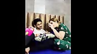 Meyaan Bevi ka Baby Kasaath