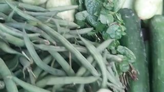 pakistani vegetable/palak shalgam/vegetable shop#vegetable/sabzi mandi karachi/welcome pak kitchen