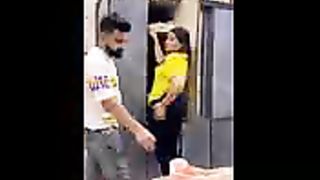 Larki Itna Dar Keun Rahi Haiy