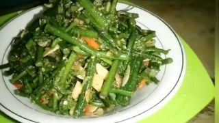 Tumis sayur paku