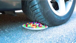 Experimente Sabonete vs Carro | Esmagando coisas crocantes e macias de carro