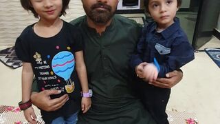 Barish enjoy krte hoey