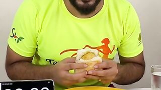 FASTEST VADAPAV EATING CHALLENGE???? सब