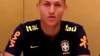 Ele é demais kkkk