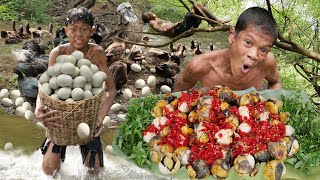 Primitive_Technology_-_Hear_The_Sound_Duck_In_The_Forest_&_Cooking_Egg_-_Eating_Delicious